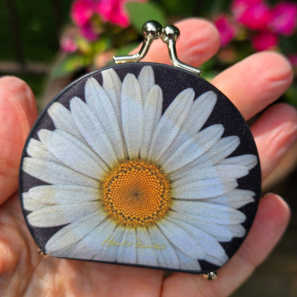 Harold Feinstein Compact Mirror 3" Daisy Floral Kiss Lock Double Sided Black - Picture 3 of 8